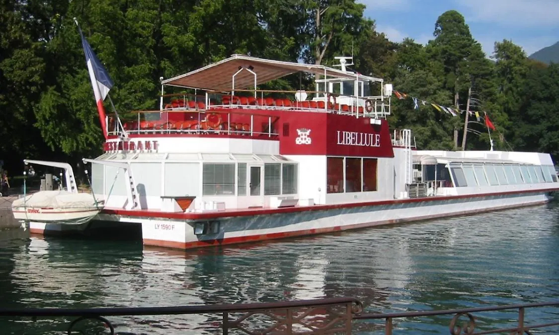 ANNECY Sainte Claire vieille ville 4pers 3 étoiles proche lac et gare
